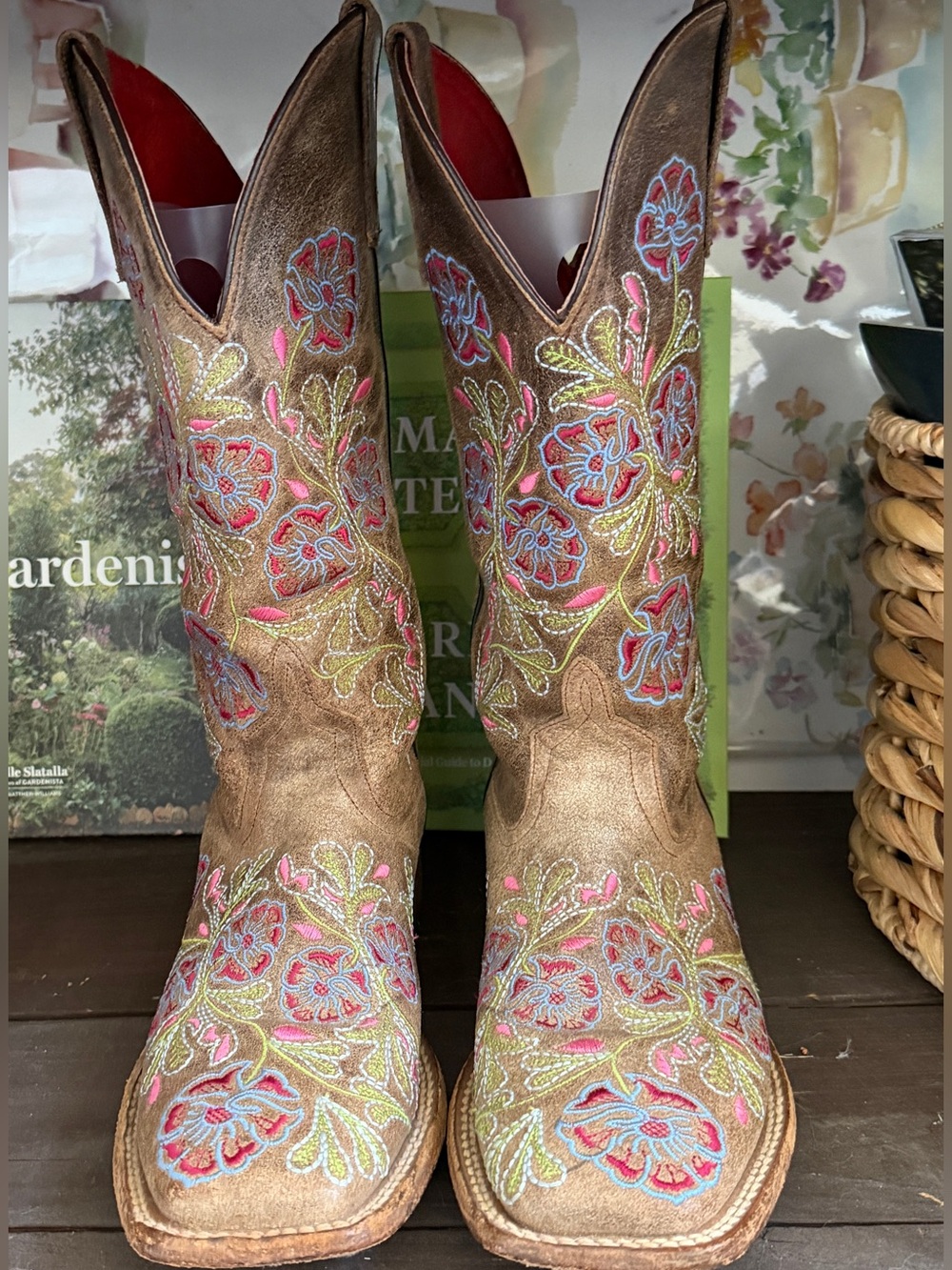 Macie Bean Floral Embroidered Suede Western Cowboy Boots 9.5